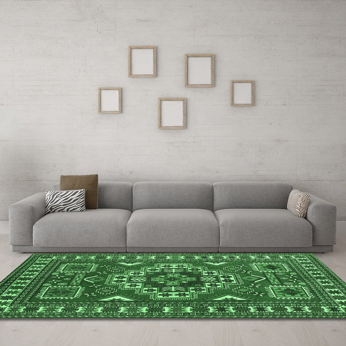 Machine Washable Geometric Emerald Green Traditional Area Rugs in a Living Room,, wshtr830emgrn