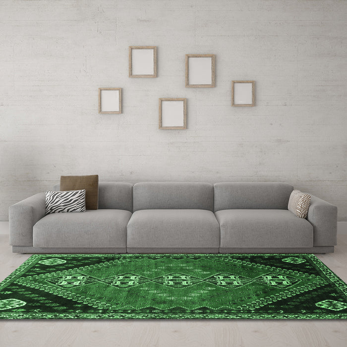 Machine Washable Persian Emerald Green Traditional Area Rugs in a Living Room,, wshtr833emgrn