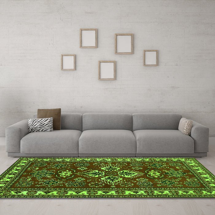 Machine Washable Persian Green Traditional Area Rugs in a Living Room,, wshtr834grn
