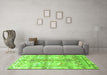 Machine Washable Persian Green Traditional Area Rugs in a Living Room,, wshtr835grn