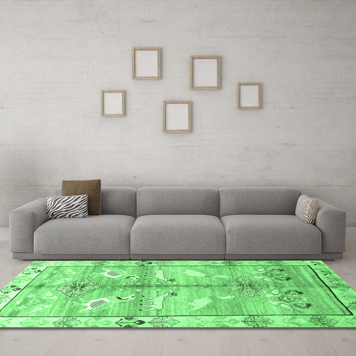 Machine Washable Persian Emerald Green Traditional Area Rugs in a Living Room,, wshtr835emgrn