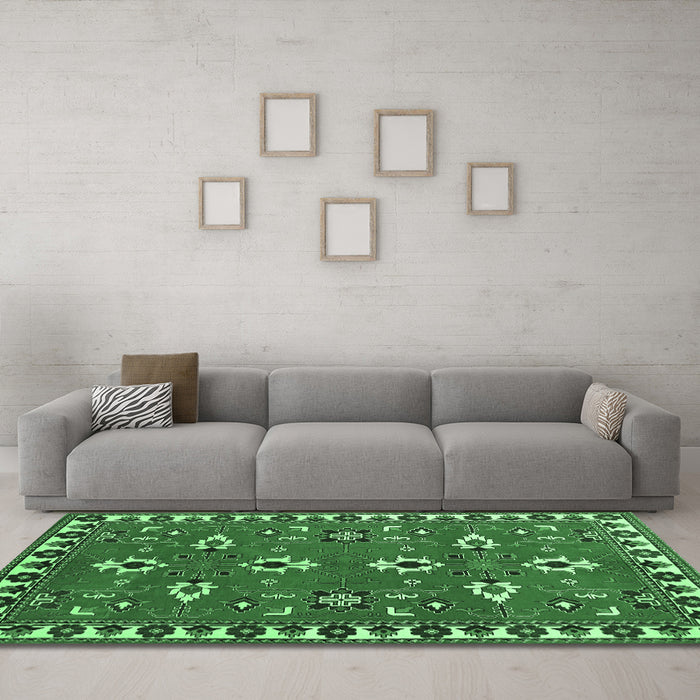 Machine Washable Persian Emerald Green Traditional Area Rugs in a Living Room,, wshtr836emgrn