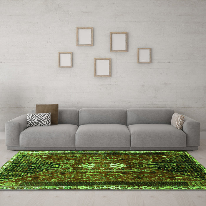 Machine Washable Persian Green Traditional Area Rugs in a Living Room,, wshtr837grn