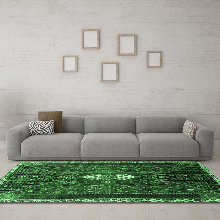 Machine Washable Persian Emerald Green Traditional Area Rugs in a Living Room,, wshtr837emgrn