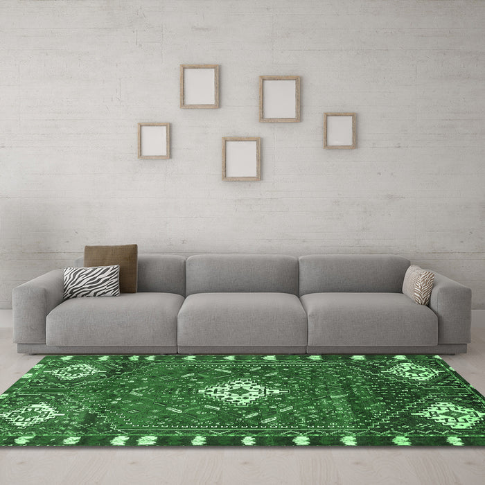Machine Washable Persian Emerald Green Traditional Area Rugs in a Living Room,, wshtr838emgrn