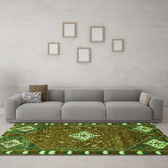 Machine Washable Persian Green Traditional Area Rugs in a Living Room,, wshtr838grn