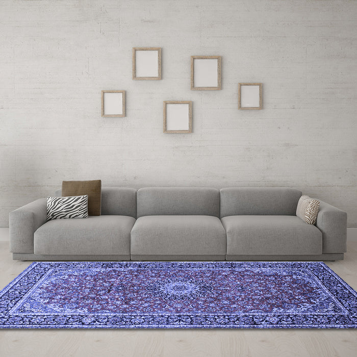 Machine Washable Medallion Blue Traditional Rug in a Living Room, wshtr83blu