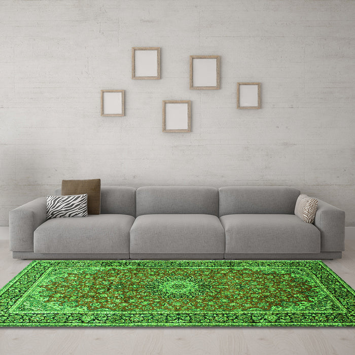 Machine Washable Medallion Green Traditional Area Rugs in a Living Room,, wshtr83grn