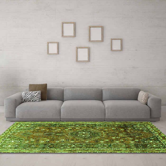 Machine Washable Persian Green Traditional Area Rugs in a Living Room,, wshtr841grn