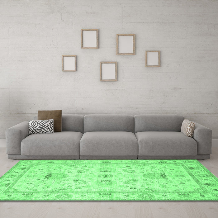 Machine Washable Oriental Emerald Green Traditional Area Rugs in a Living Room,, wshtr845emgrn