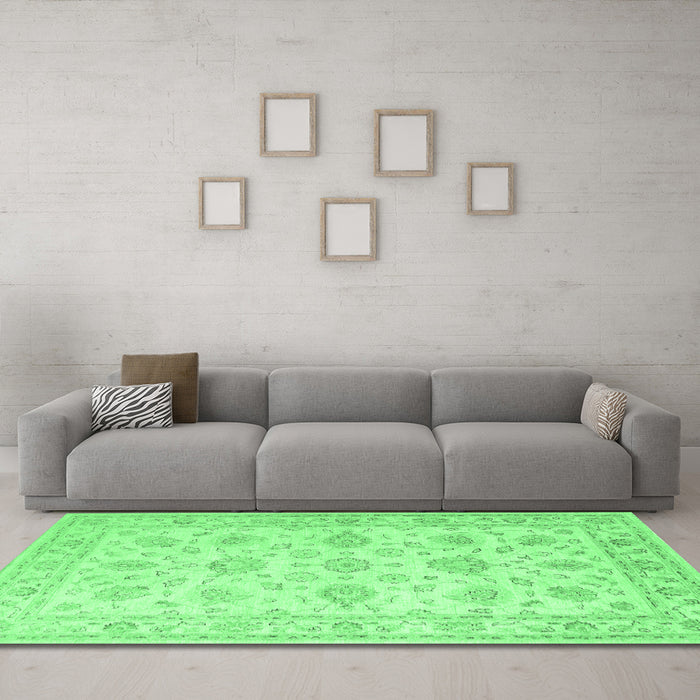 Machine Washable Persian Emerald Green Traditional Area Rugs in a Living Room,, wshtr847emgrn