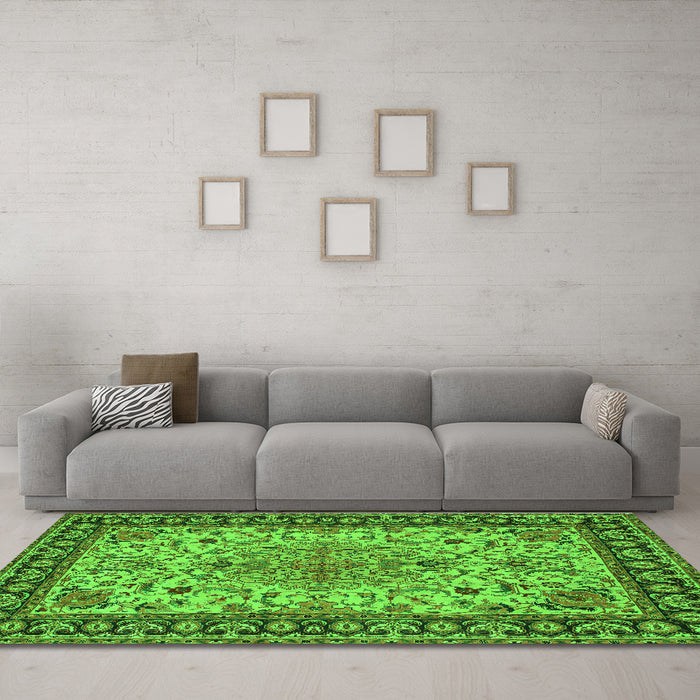 Machine Washable Persian Green Traditional Area Rugs in a Living Room,, wshtr84grn