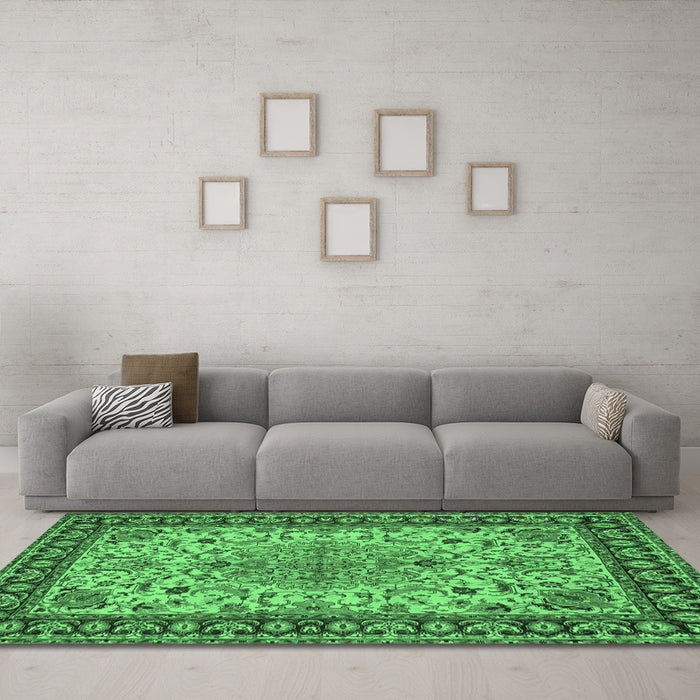 Machine Washable Persian Emerald Green Traditional Area Rugs in a Living Room,, wshtr84emgrn