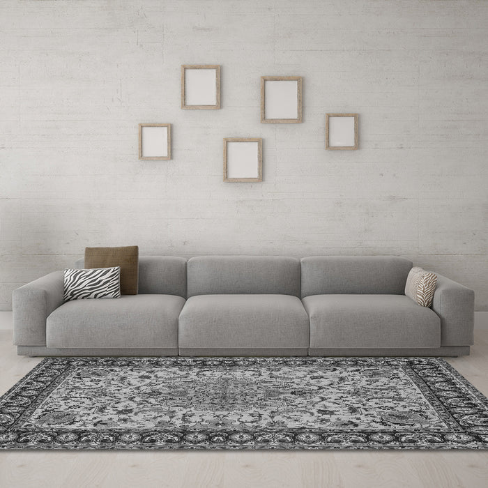 Machine Washable Persian Gray Traditional Rug in a Living Room,, wshtr84gry