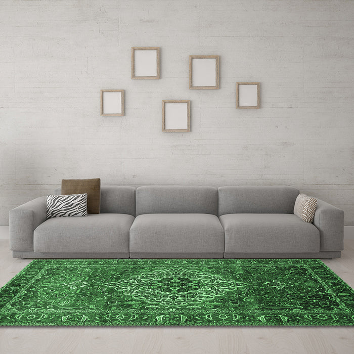 Machine Washable Persian Emerald Green Traditional Area Rugs in a Living Room,, wshtr852emgrn