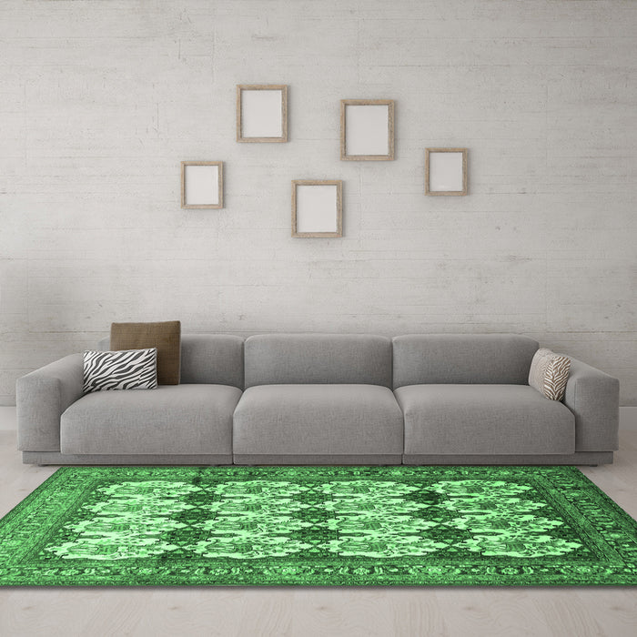 Machine Washable Persian Emerald Green Traditional Area Rugs in a Living Room,, wshtr853emgrn