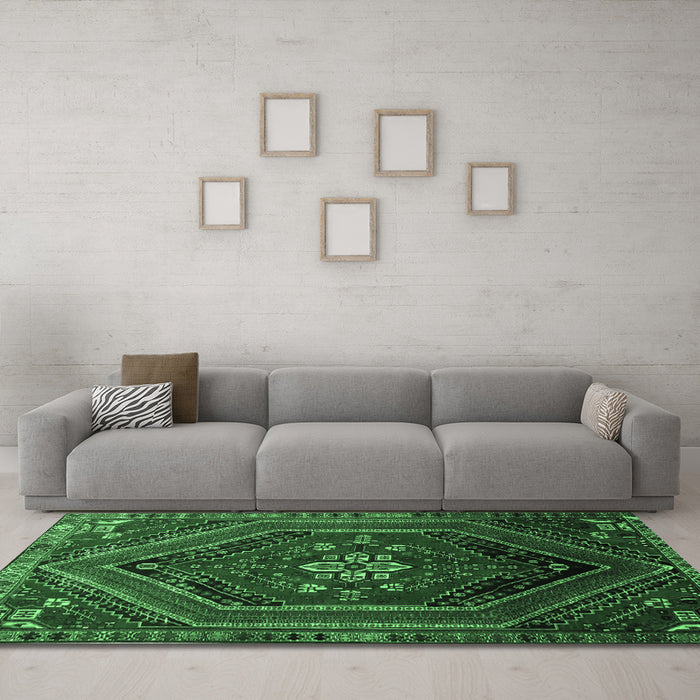 Machine Washable Persian Emerald Green Traditional Area Rugs in a Living Room,, wshtr856emgrn