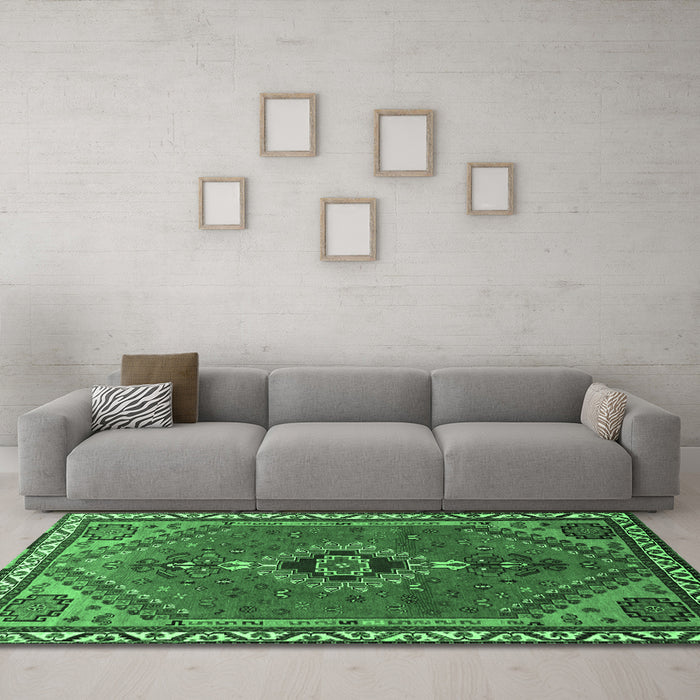 Machine Washable Persian Emerald Green Traditional Area Rugs in a Living Room,, wshtr858emgrn