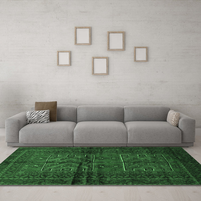 Machine Washable Persian Emerald Green Traditional Area Rugs in a Living Room,, wshtr85emgrn