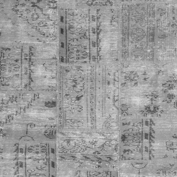 Serging Thickness of Machine Washable Persian Gray Traditional Rug, wshtr861gry
