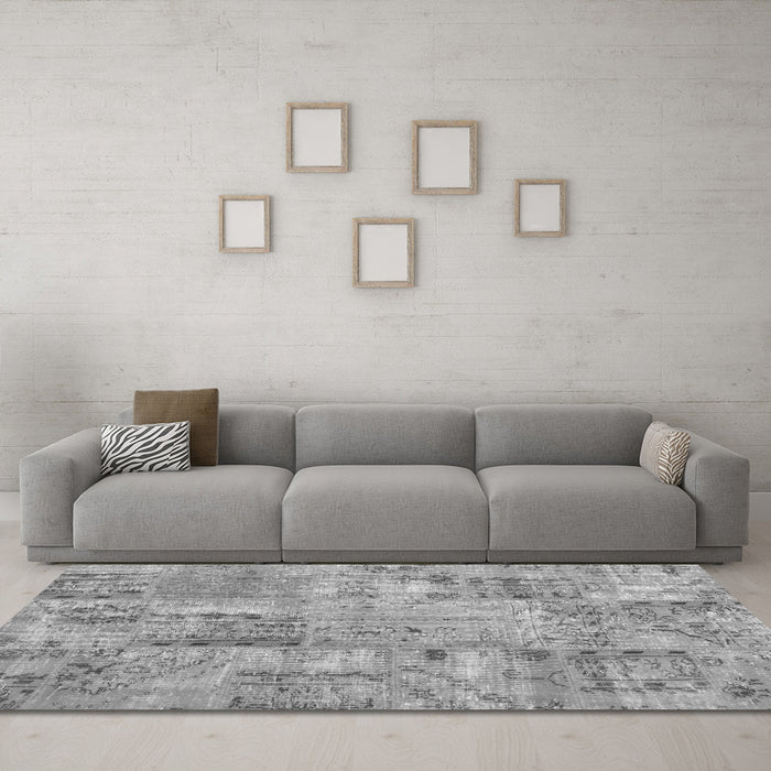 Machine Washable Persian Gray Traditional Rug in a Living Room,, wshtr861gry