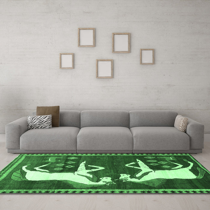 Machine Washable Animal Emerald Green Traditional Area Rugs in a Living Room,, wshtr863emgrn