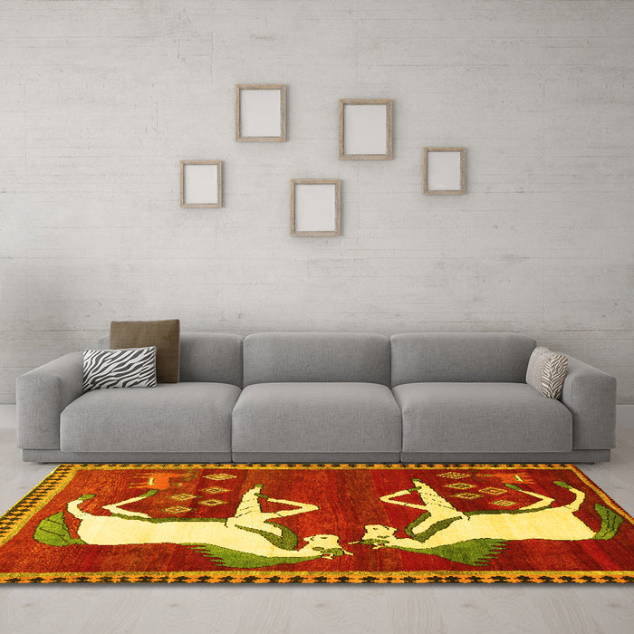 Machine Washable Animal Yellow Traditional Rug in a Living Room, wshtr863yw
