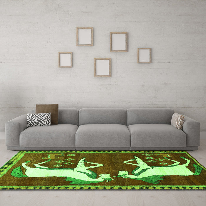 Machine Washable Animal Green Traditional Area Rugs in a Living Room,, wshtr863grn