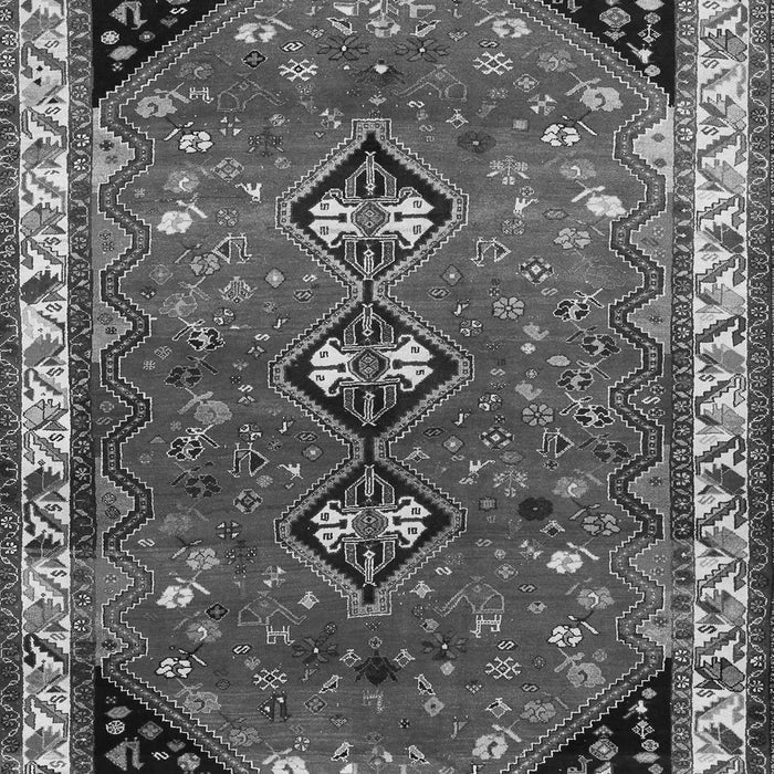 Serging Thickness of Machine Washable Persian Gray Traditional Rug, wshtr868gry