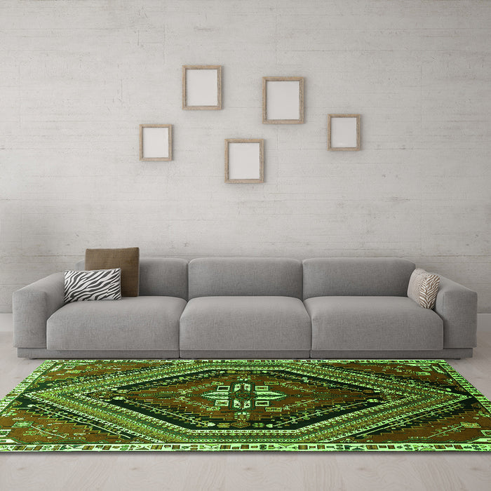 Machine Washable Persian Green Traditional Area Rugs in a Living Room,, wshtr869grn