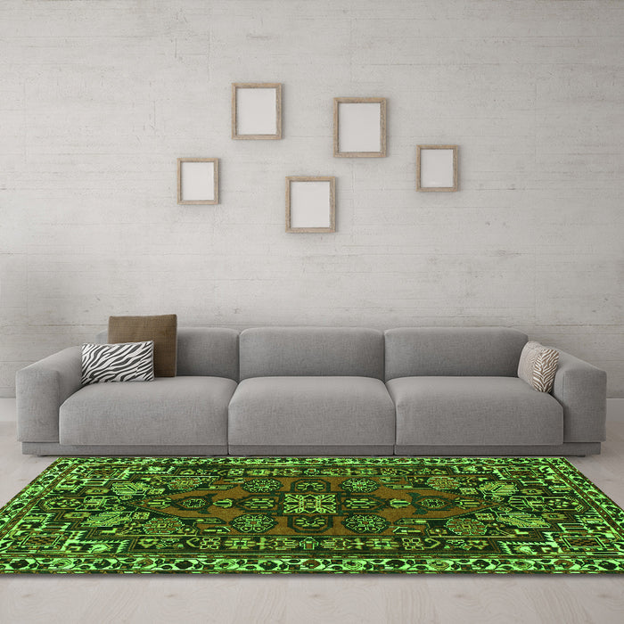 Machine Washable Persian Green Traditional Area Rugs in a Living Room,, wshtr86grn