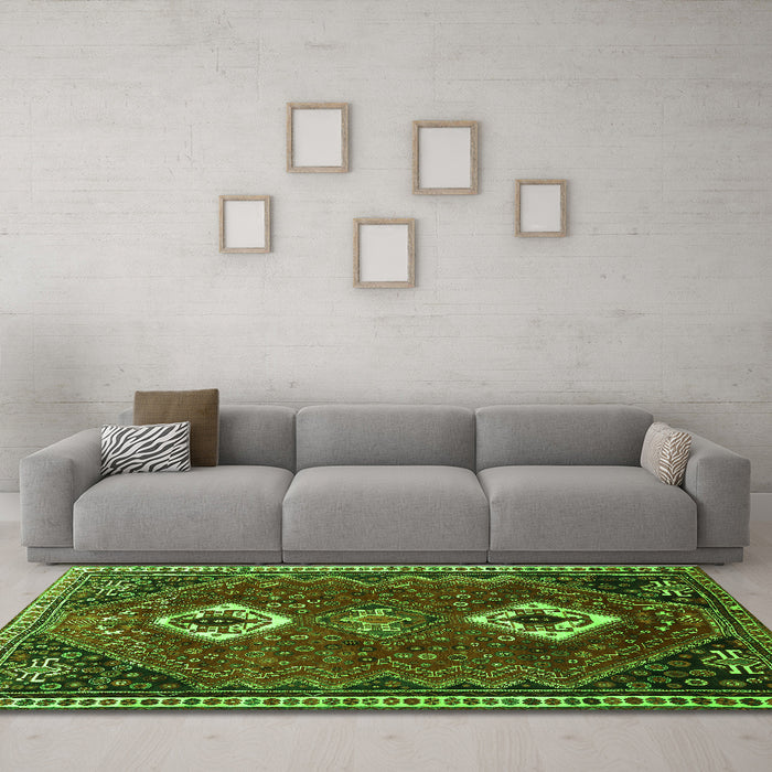Machine Washable Persian Green Traditional Area Rugs in a Living Room,, wshtr870grn