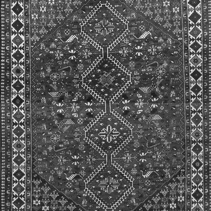 Serging Thickness of Machine Washable Persian Gray Traditional Rug, wshtr872gry