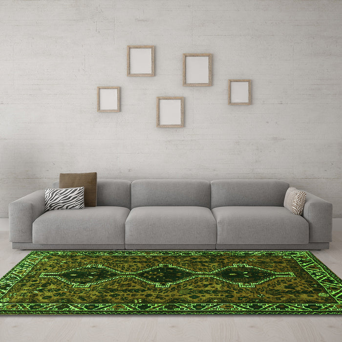 Machine Washable Persian Green Traditional Area Rugs in a Living Room,, wshtr873grn