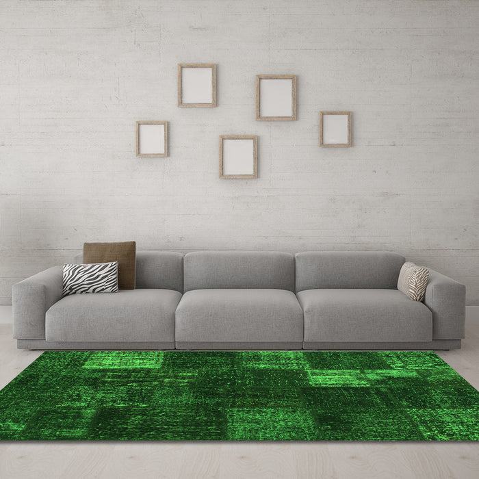 Machine Washable Persian Green Traditional Area Rugs in a Living Room,, wshtr874grn