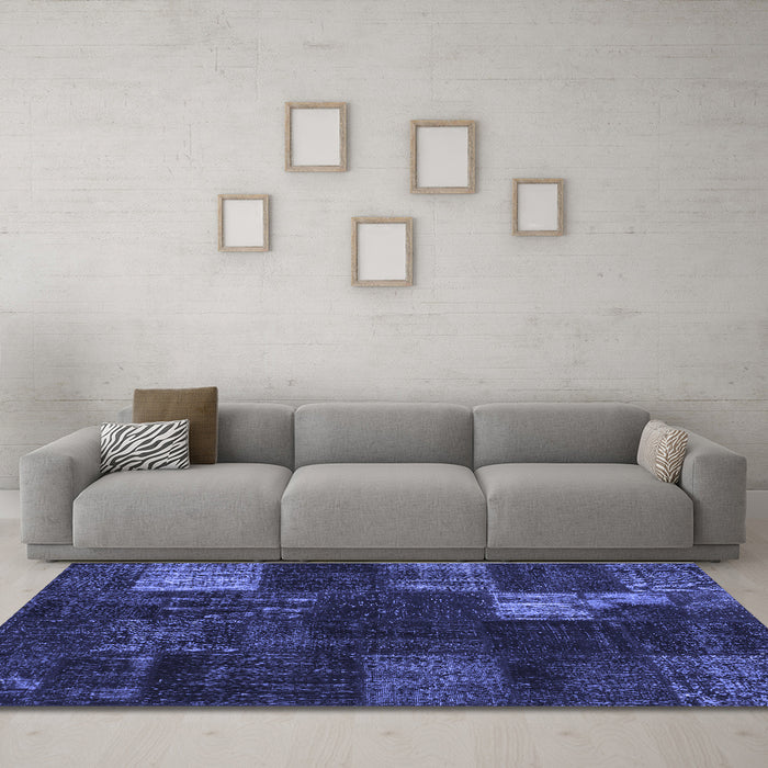 Machine Washable Persian Blue Traditional Rug in a Living Room, wshtr874blu