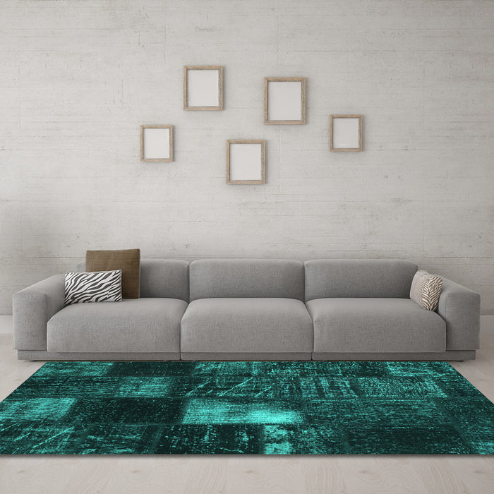 Machine Washable Persian Turquoise Traditional Area Rugs in a Living Room,, wshtr875turq