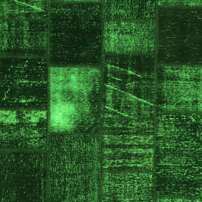 Serging Thickness of Machine Washable Persian Green Traditional Area Rugs, wshtr875grn