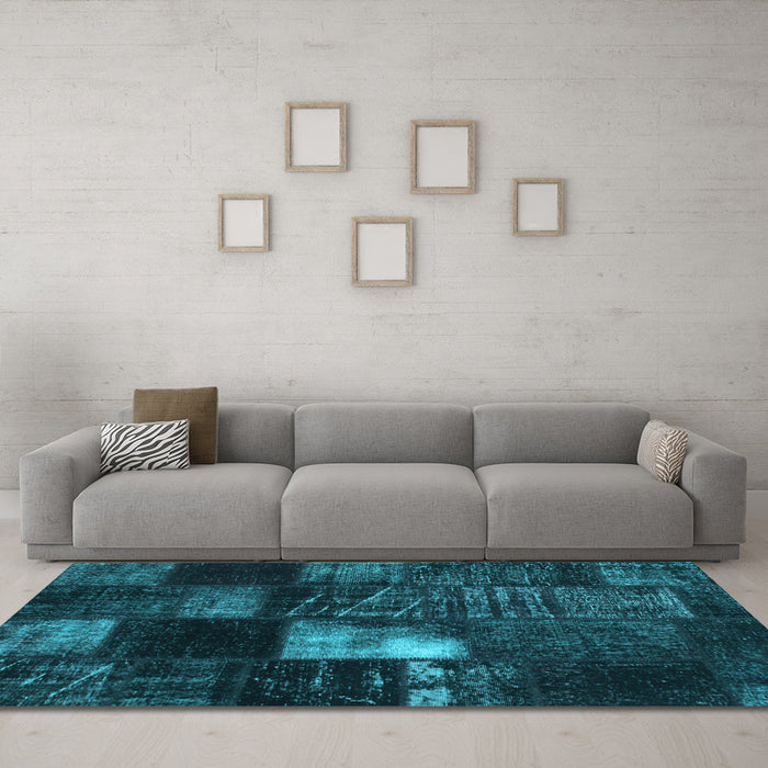 Machine Washable Persian Light Blue Traditional Rug in a Living Room, wshtr875lblu