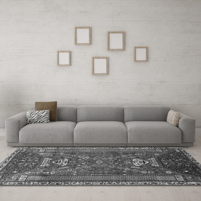 Machine Washable Persian Gray Traditional Rug in a Living Room,, wshtr879gry