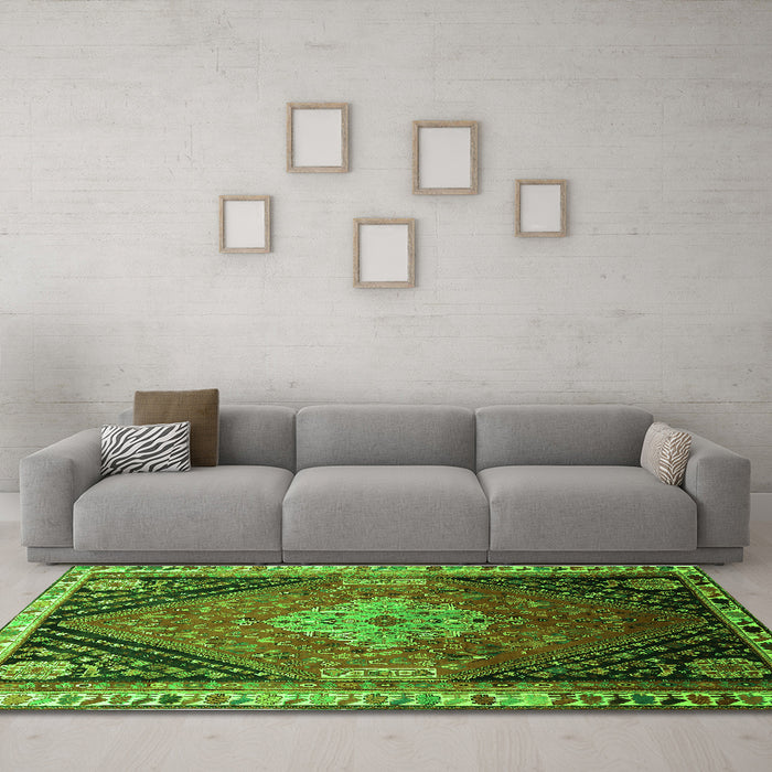 Machine Washable Persian Green Traditional Area Rugs in a Living Room,, wshtr881grn