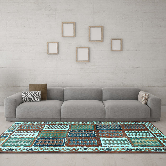 Machine Washable Persian Light Blue Traditional Rug in a Living Room, wshtr883lblu