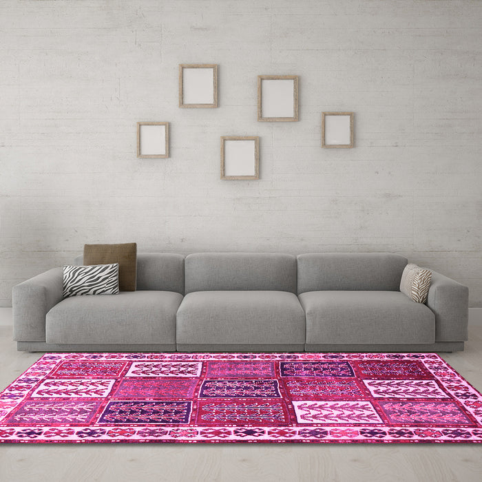 Machine Washable Persian Pink Traditional Rug in a Living Room, wshtr883pnk
