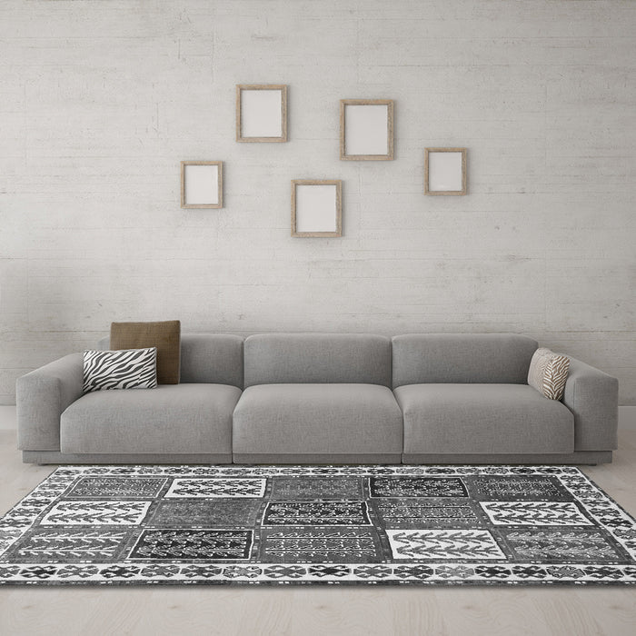 Machine Washable Persian Gray Traditional Rug in a Living Room,, wshtr883gry