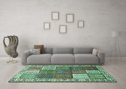 Machine Washable Persian Turquoise Traditional Area Rugs in a Living Room,, wshtr883turq