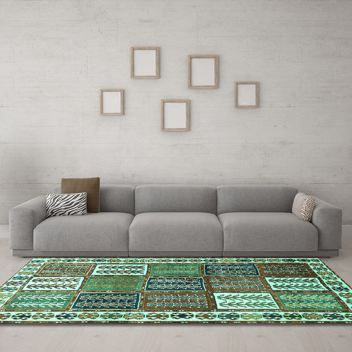 Machine Washable Persian Turquoise Traditional Area Rugs in a Living Room,, wshtr883turq