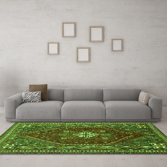 Machine Washable Persian Green Traditional Area Rugs in a Living Room,, wshtr886grn