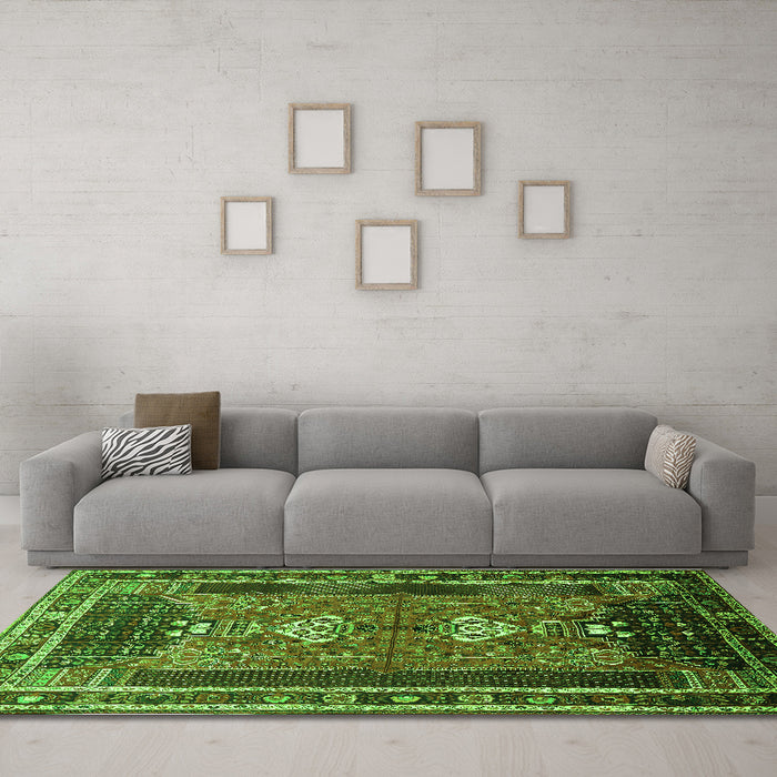 Machine Washable Persian Green Traditional Area Rugs in a Living Room,, wshtr887grn