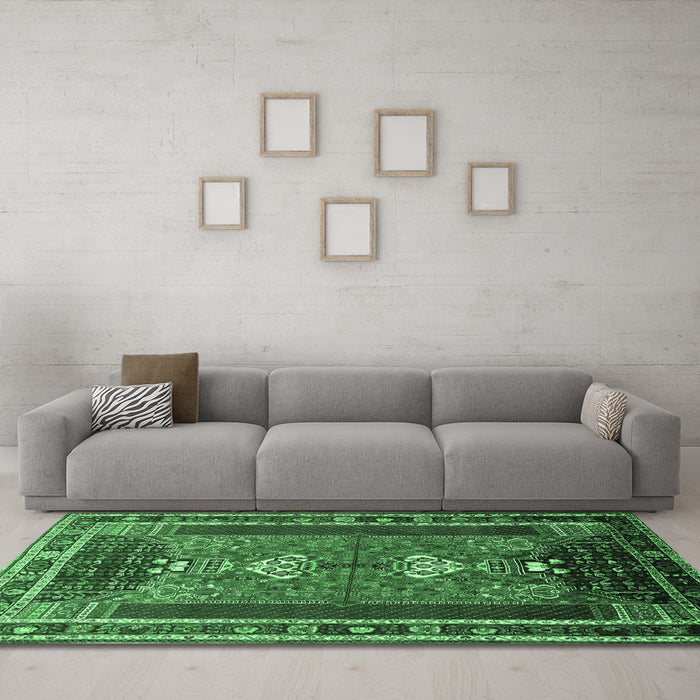 Machine Washable Persian Emerald Green Traditional Area Rugs in a Living Room,, wshtr887emgrn