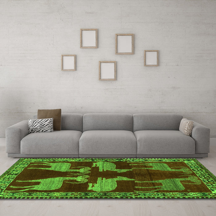 Machine Washable Persian Green Traditional Area Rugs in a Living Room,, wshtr888grn
